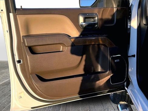 Used 2018 Chevrolet Silverado 1500 LTZ w/ Texas Edition image 18