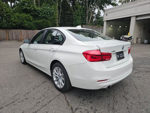 Used 2016 BMW 320i xDrive Sedan AWD/4WD image 5