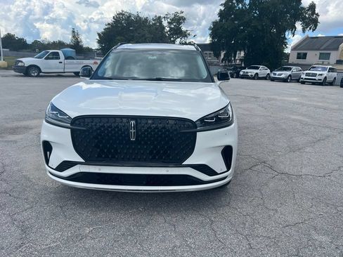 Used 2025 Lincoln Aviator Reserve w/ Luxury Package RWD image 11