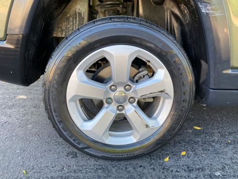 Used 2018 Jeep Compass Sport AWD/4WD image 18
