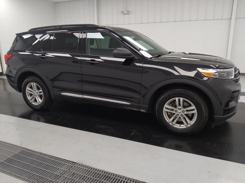 Used 2022 Ford Explorer XLT AWD/4WD image 11