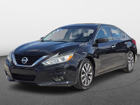 Used 2017 Nissan Altima 2.5 SV FWD image 2