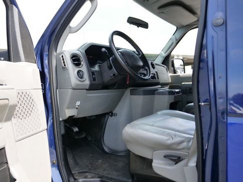 Used 2010 Ford E-250 and Econoline 250 Extended RWD image 24