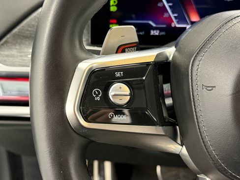 Used 2023 BMW 760i xDrive image 25