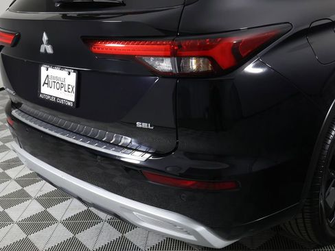 Used 2022 Mitsubishi Outlander SEL image 43