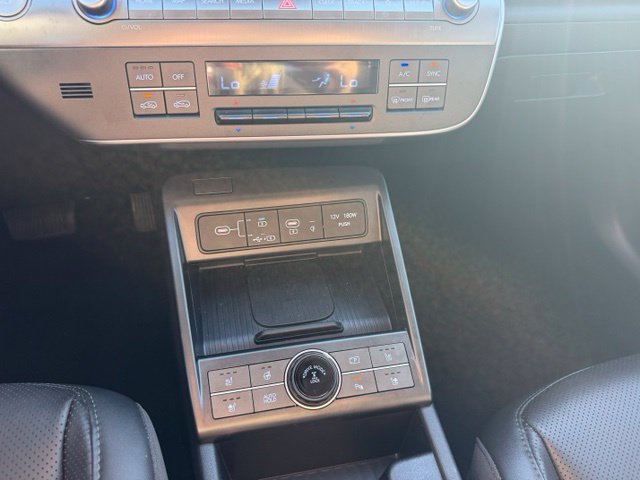 Used 2024 Hyundai Kona Limited AWD/4WD image 26