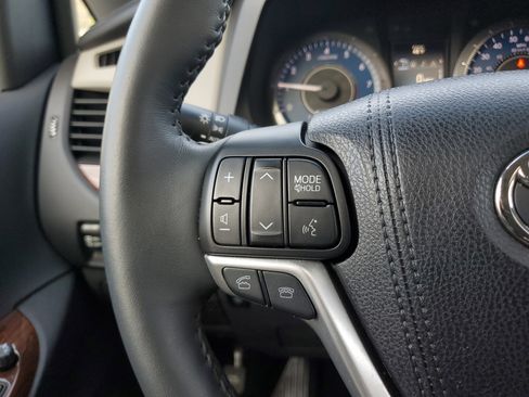 Certified 2017 Toyota Sienna XLE image 21