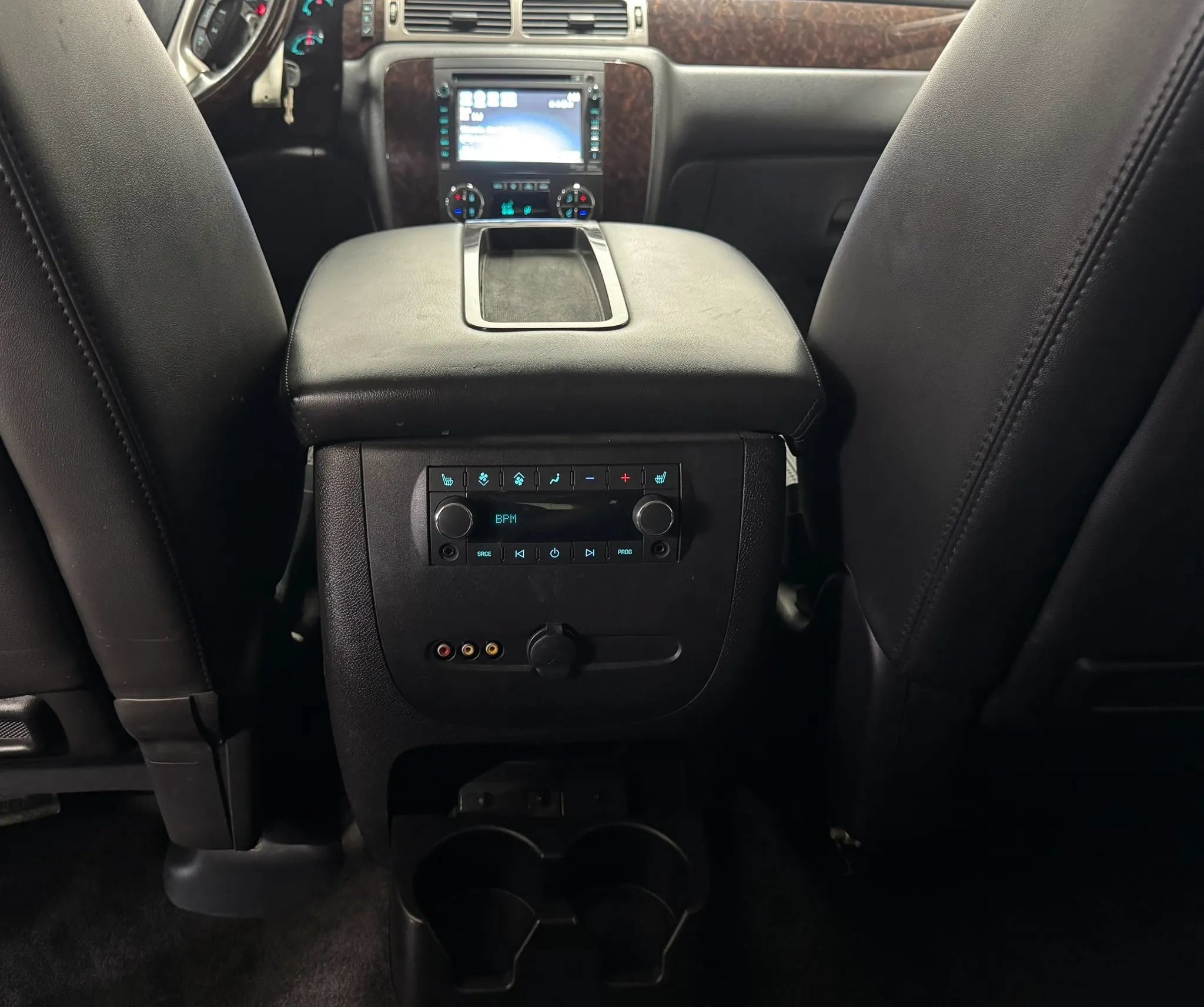 Used 2013 GMC Yukon Denali AWD/4WD image 35
