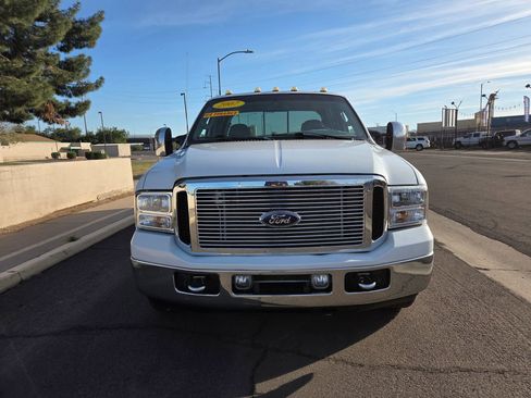 Used 2007 Ford F350 Lariat image 2