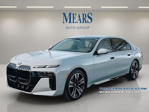 Used 2025 BMW 760i xDrive w/ Executive Package image 1