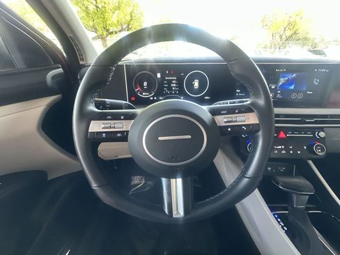 Used 2025 Hyundai Tucson SEL FWD image 15