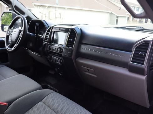 Used 2017 Ford F250 XLT w/ XLT Value Package AWD/4WD image 17