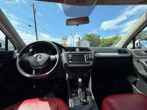 Used 2021 Volkswagen Tiguan S FWD image 11