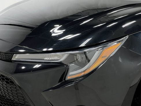 Used 2021 Toyota Corolla LE FWD image 32