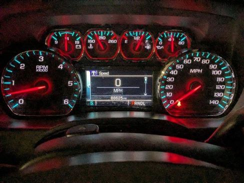 Used 2018 Chevrolet Silverado 1500 LT w/ LT Convenience Package RWD image 12