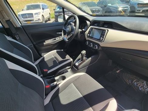 Used 2022 Nissan Versa SV w/ Trunk Package FWD image 39