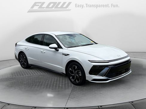 Used 2024 Hyundai Sonata SEL FWD image 1