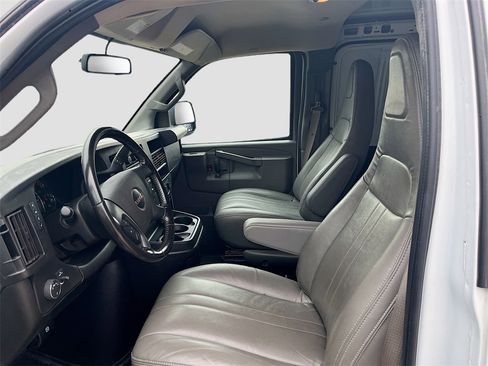 Used 2023 GMC Savana 3500 w/ Driver Convenience Package image 20