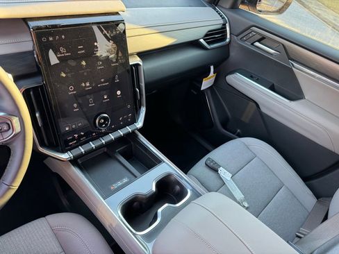 New 2026 GMC Acadia Elevation image 27