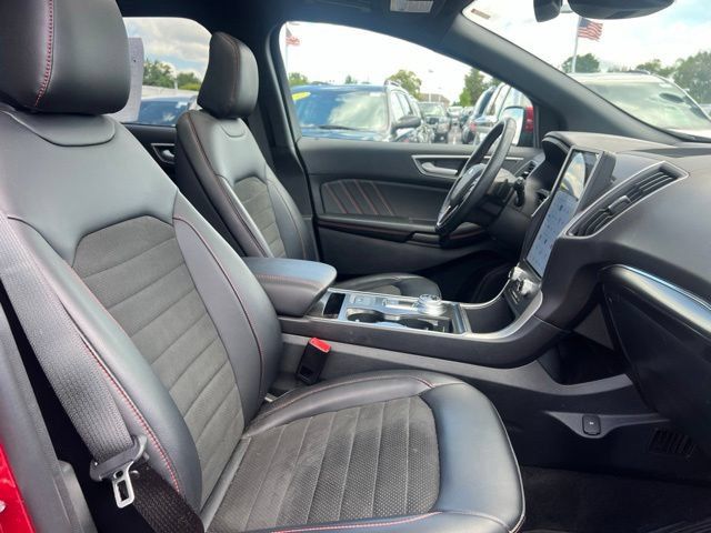 Used 2024 Ford Edge ST-Line w/ Class II Trailer Tow Package AWD/4WD image 13
