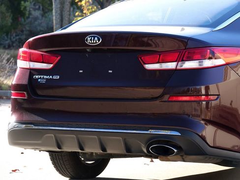 Used 2020 Kia Optima LX image 33