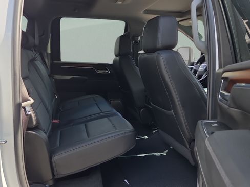 Used 2024 GMC Sierra 2500 Denali w/ Denali Reserve Package AWD/4WD image 14