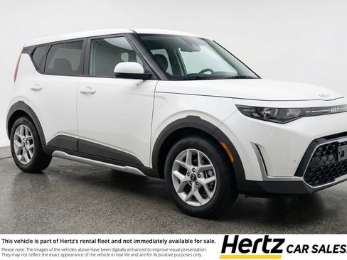 Used 2025 Kia Soul LX w/ LX Technology Package FWD image 1
