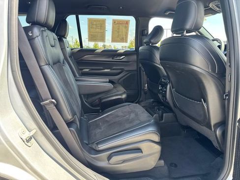Used 2023 Jeep Grand Cherokee L Laredo AWD/4WD image 12
