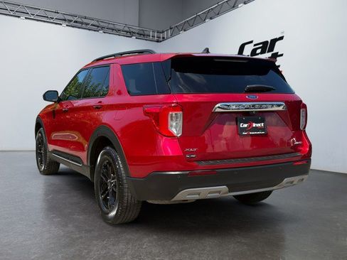 Used 2022 Ford Explorer XLT w/ Equipment Group 202A AWD/4WD image 3