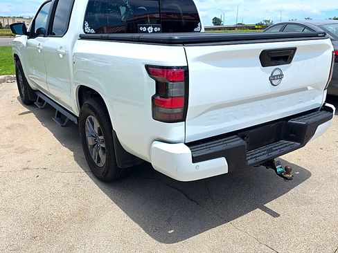 Used 2025 Nissan Frontier SV w/ SV Convenience Package RWD image 11