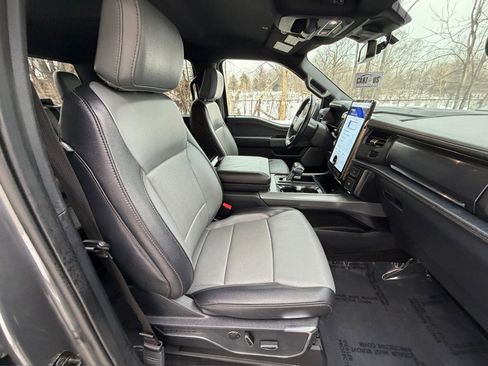 Used 2022 Ford F150 Lightning Lariat image 30