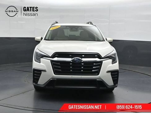 Used 2025 Subaru Ascent Premium AWD/4WD image 2