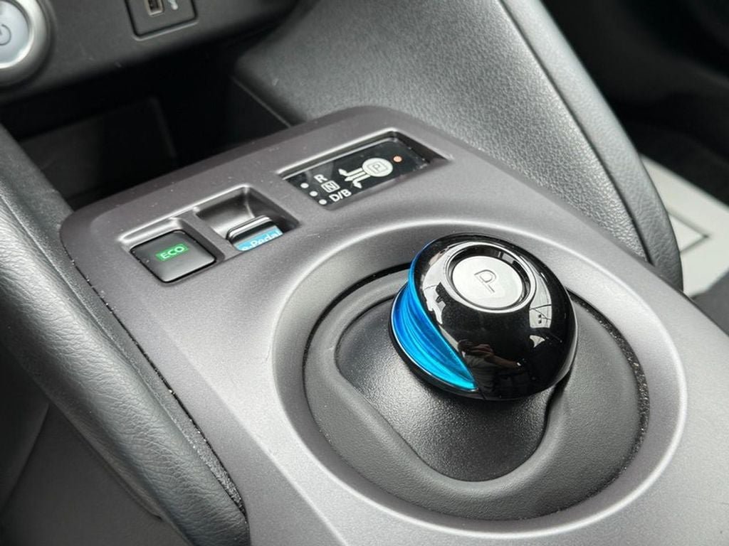 Used 2025 Nissan Leaf S FWD image 21