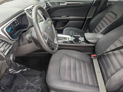 Used 2016 Ford Fusion SE image 13