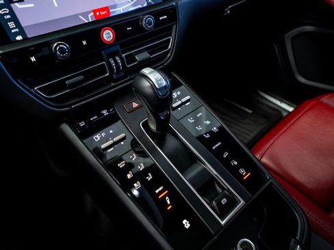 Used 2023 Porsche Macan S image 45