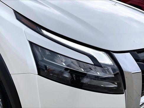 Used 2024 Nissan Pathfinder SV w/ Lighting Package (N92) image 26