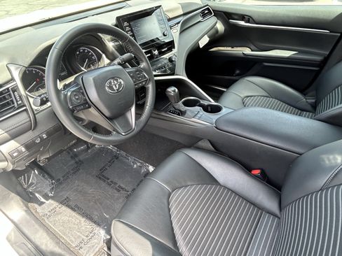 Used 2024 Toyota Camry SE FWD image 17