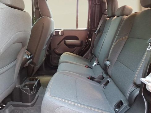 Used 2024 Jeep Gladiator Sport AWD/4WD image 22