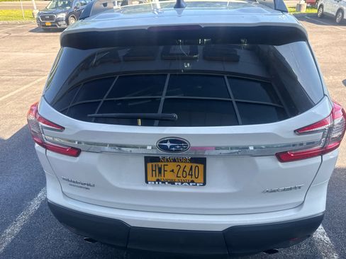 Used 2024 Subaru Ascent Premium w/ Convenience Package AWD/4WD image 4