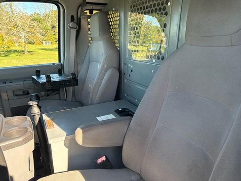 Used 2013 Ford E-250 and Econoline 250 E-250 w/ PWR Group image 16