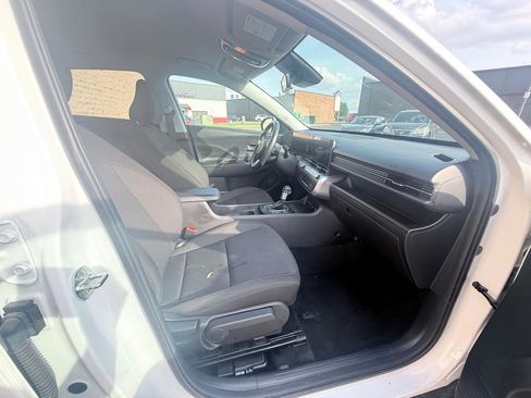 Used 2025 Hyundai Kona SEL FWD image 7