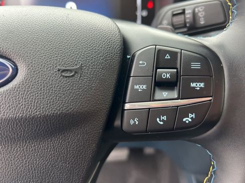 Used 2025 Ford Maverick Lobo image 14