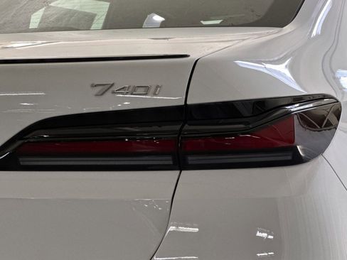 New 2026 BMW 740i image 13