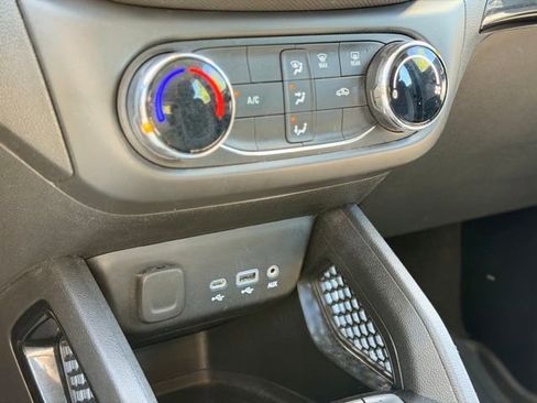 Used 2022 Chevrolet TrailBlazer LS AWD/4WD image 12