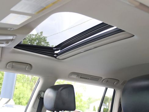 Used 2017 Nissan Armada Platinum image 33