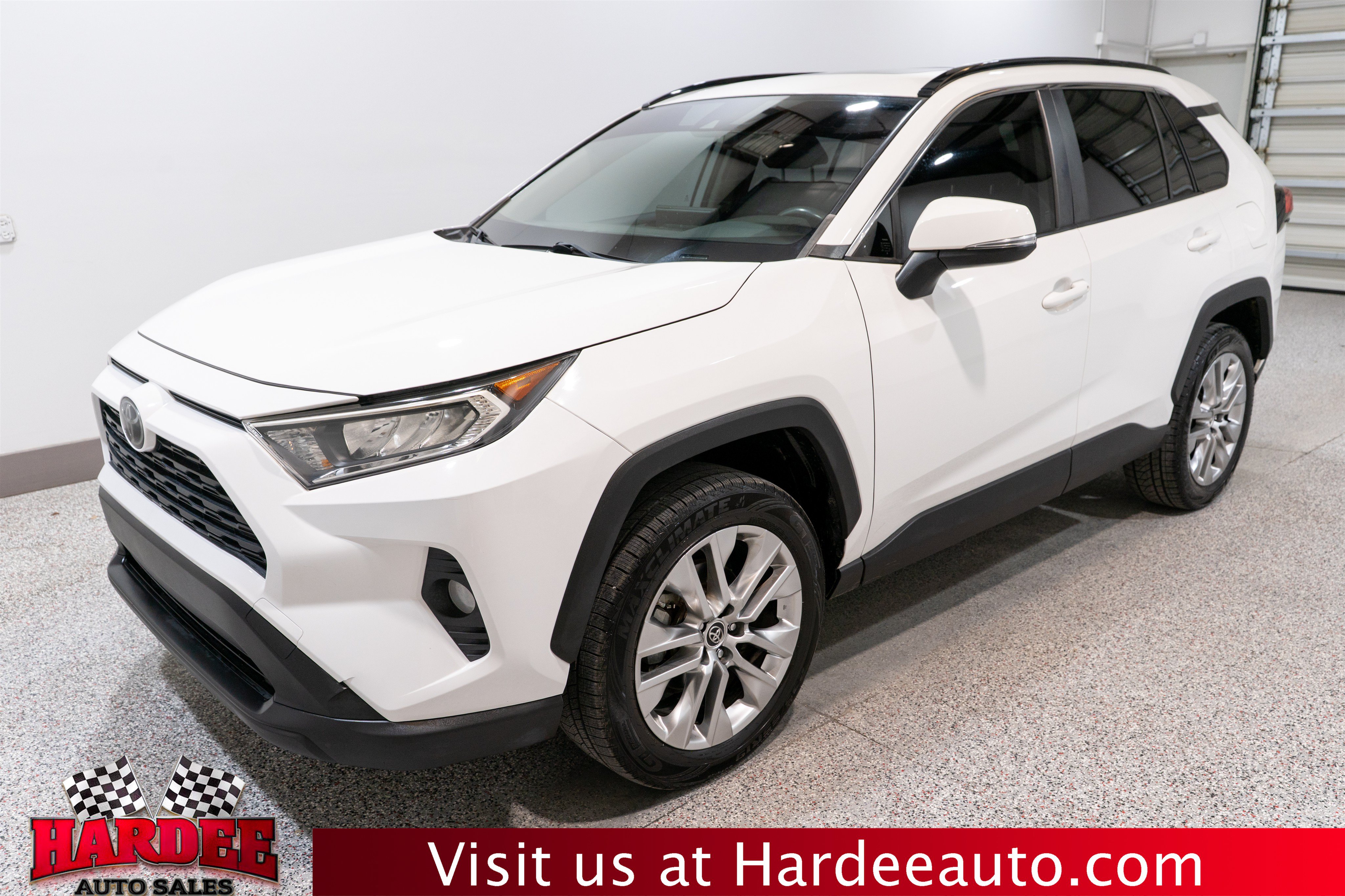 Used 2019 Toyota RAV4 XLE Premium FWD image 2