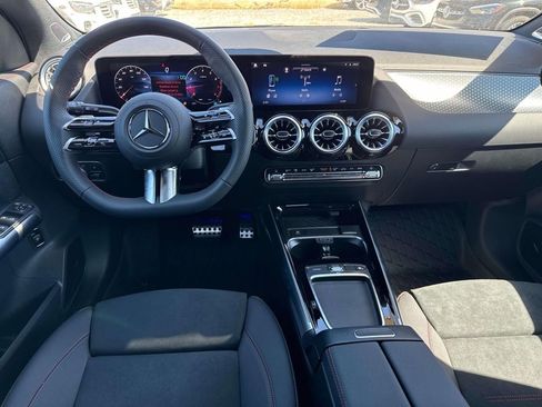 Used 2025 Mercedes-Benz GLA 250 image 8