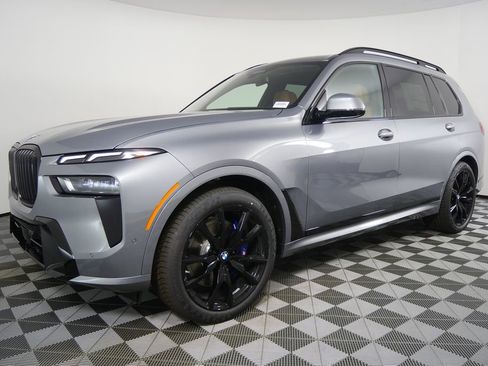Used 2026 BMW X7 xDrive40i w/ M Sport Package image 7