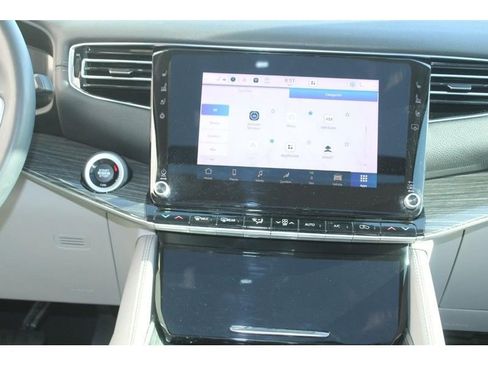 Used 2022 Jeep Wagoneer Series III w/ Premium Group I image 17