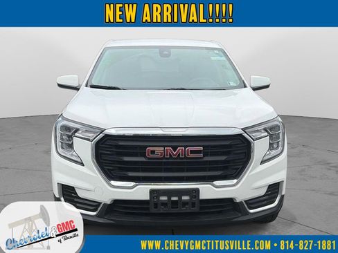 Used 2024 GMC Terrain SLE image 2